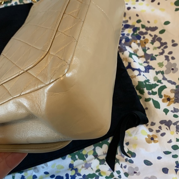 SOLD CHANEL Vintage Border Flap Medium Bag - Picture 7 of 16